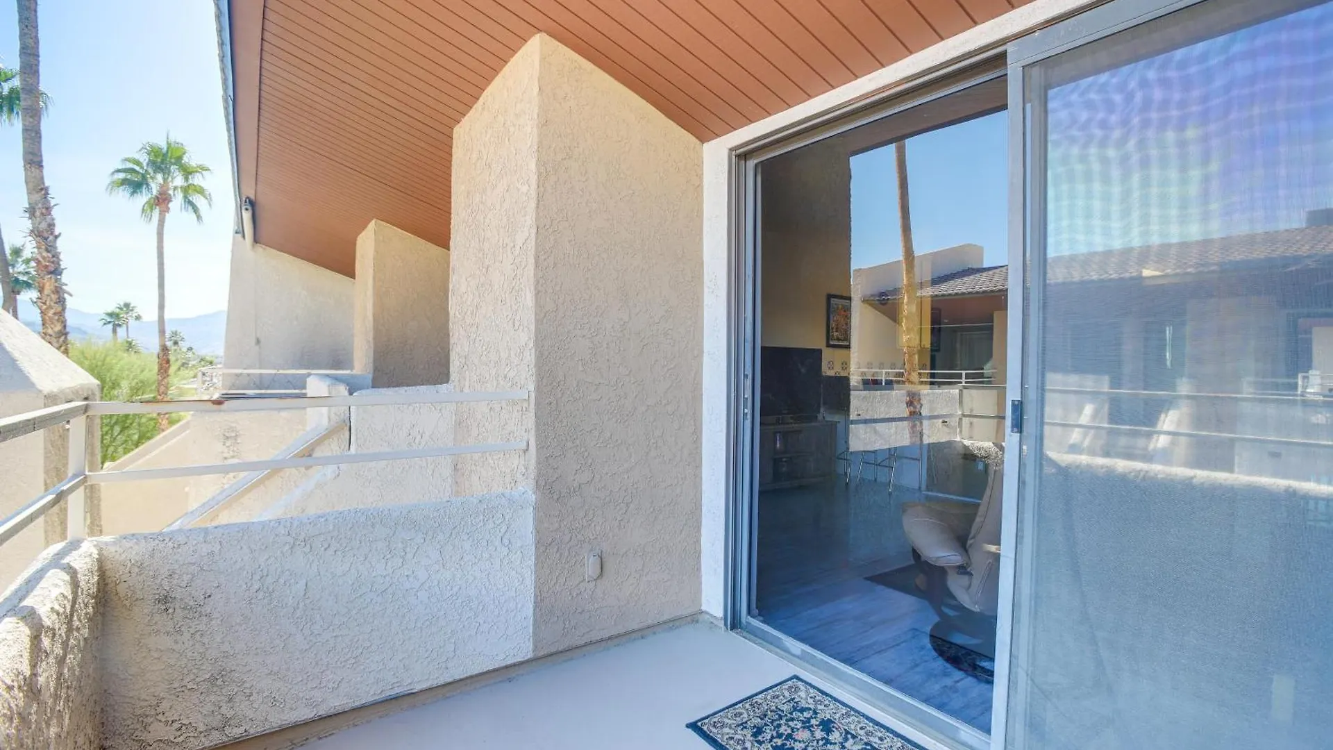 Palm Springs Condo With Pool Access, Walk To Dtwn! USA