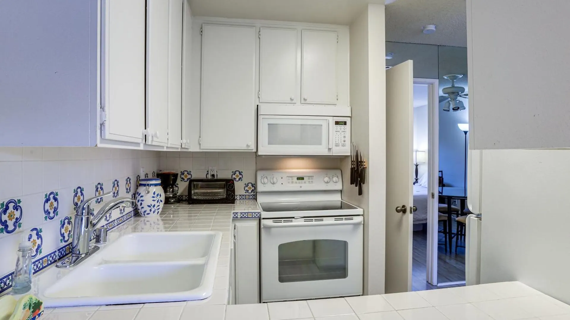 Palm Springs Condo With Pool Access, Walk To Dtwn! 0*, Palm Springs USA