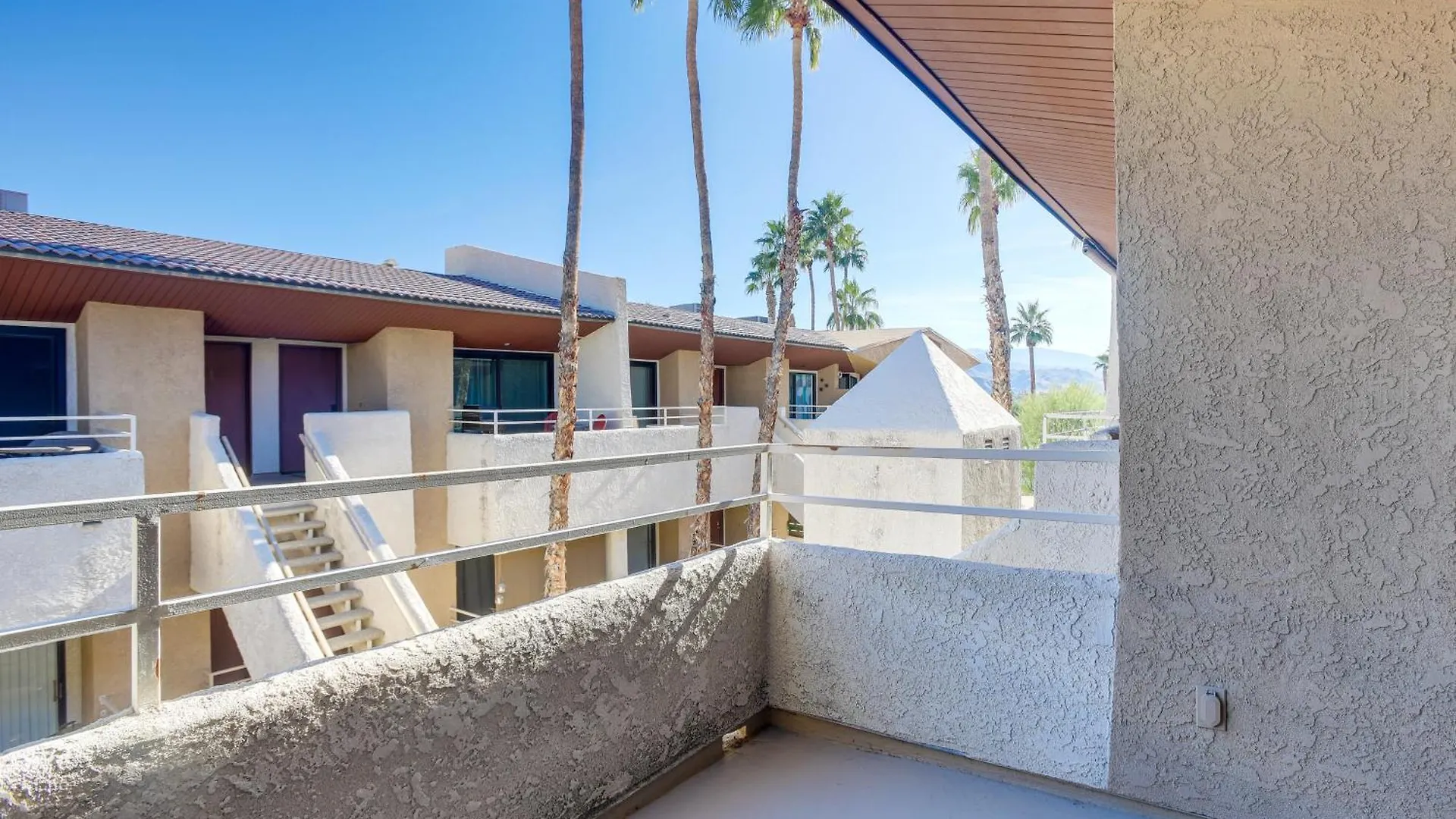 Palm Springs Condo With Pool Access, Walk To Dtwn! USA