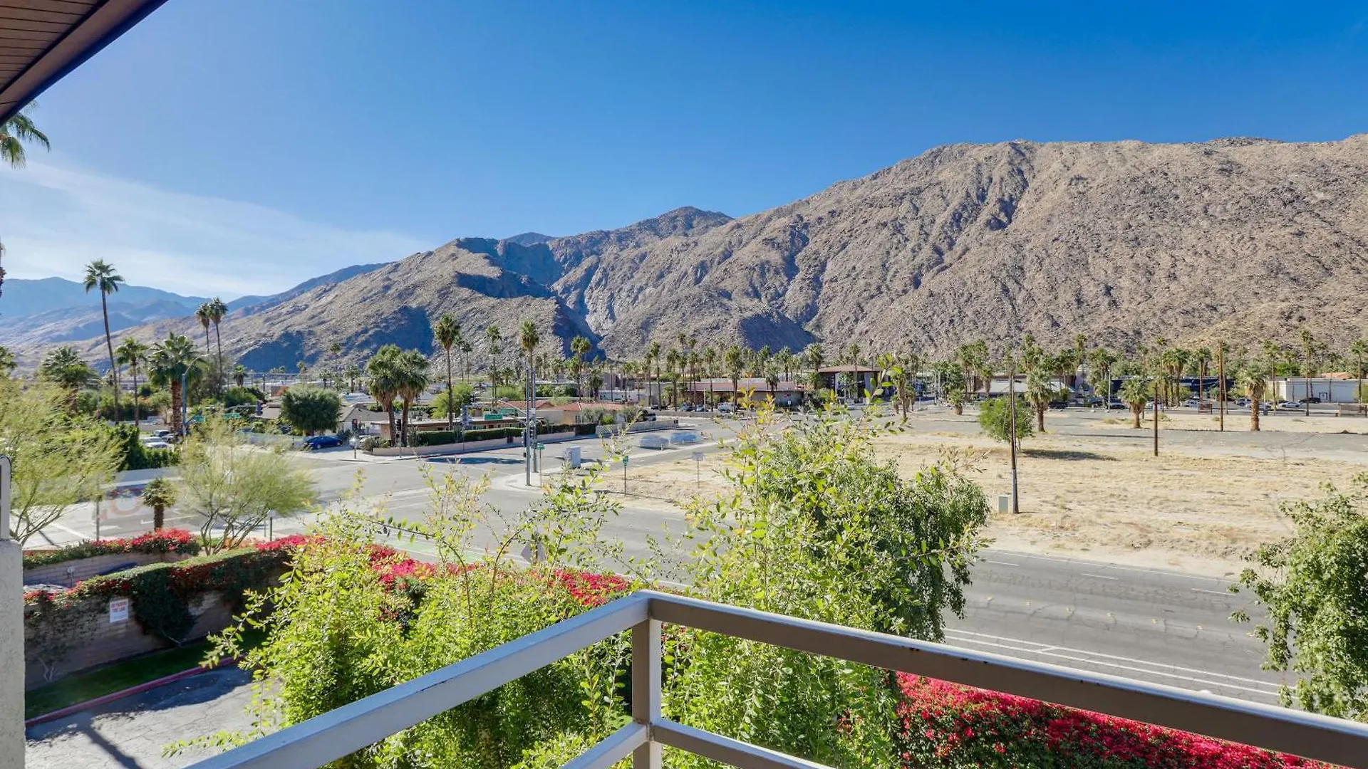 Palm Springs Condo With Pool Access, Walk To Dtwn! USA